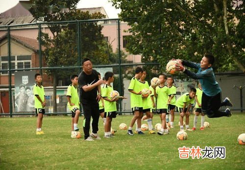 足球起源的地方在哪个国家,足球起源于哪个国家