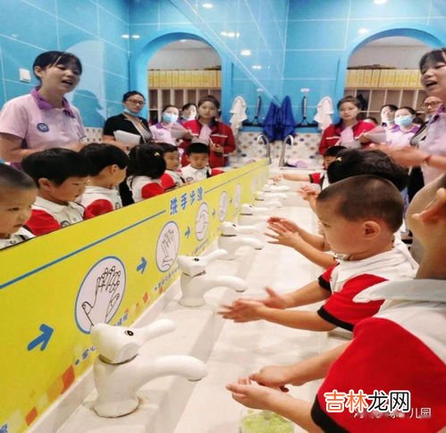 4个小朋友握手,每两人握一次,要握几次,四个小朋友握手每两个人握一次手可以握几次？