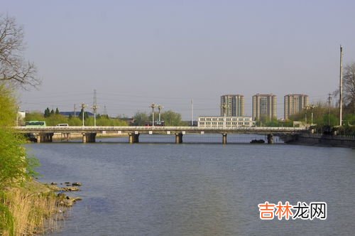 南水北调东线源头在哪里,南水北调的水源在哪？