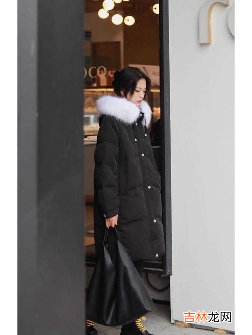 黑色羽绒服上面有白色擦不掉,黑色羽绒服晾干后白印怎么去除