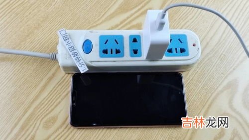 手机充电器一直插在电源上可以吗,手机充电器可以长时间在插座上么？在不充电的情况下！