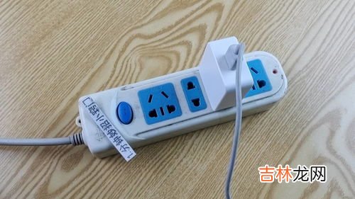 手机充电器一直插在电源上可以吗,手机充电器可以长时间在插座上么？在不充电的情况下！