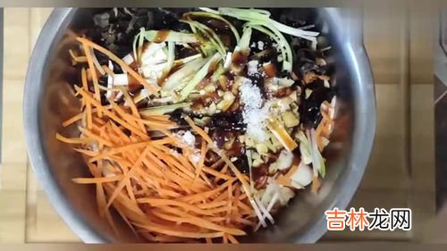 手撕鸡胸肉的做法,手撕鸡的制作