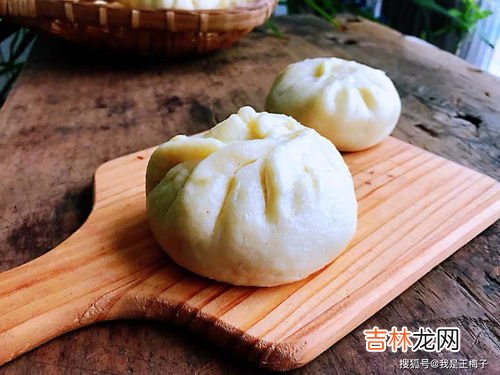 自发粉做包子怎么发面才松软发面的方法,自发面粉怎么做包子？