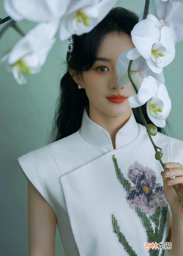 底妆 未播先火，她又杀回来了？