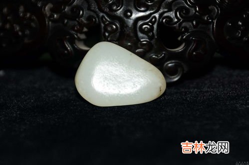 阿富汗玉和和田玉的区别,怎么区分和田玉和俄罗斯玉，阿富汗玉