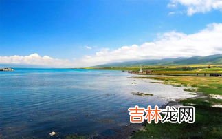 青海湖旁边的山脉指的是什么山脉,环绕青海湖的三座大山是哪三座山？