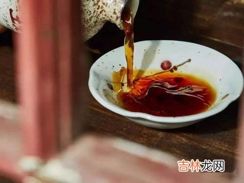 雄黄酒和黄酒的区别主要有哪些,雄黄酒是黄酒吗?雄黄酒的功效与作用