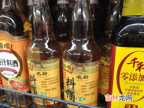 雄黄酒和黄酒的区别主要有哪些,雄黄酒是黄酒吗?雄黄酒的功效与作用