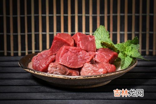 冬天肉可以外面放几天,冬天猪肉常温能保存多久