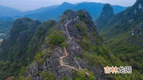 喀斯特地貌是由什么岩石组成的,形成喀斯特地貌的岩石主要石灰岩、白云岩等。