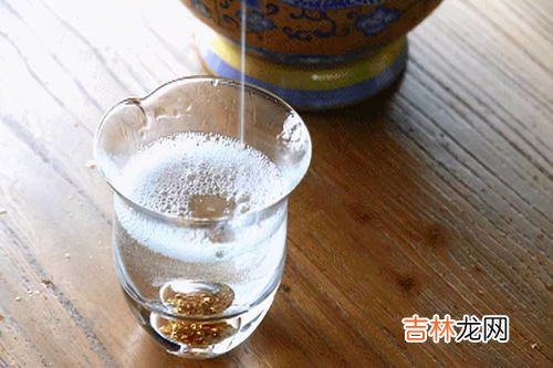 酒里的絮状物是什么,白酒里面有像棉花一样的东西是什么