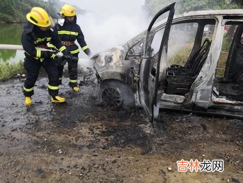 灭火器夏天可以放车里吗,灭火器夏天可以放在车里面吗?
