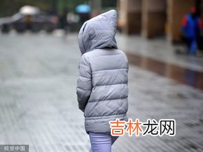 60度热水洗羽绒服会怎样,羽绒服可以用热水洗吗？