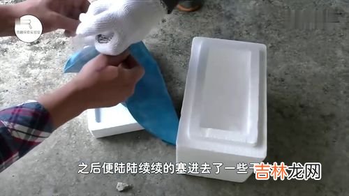 干冰怎么用才能冒烟,干冰用什麽方法可以喷出大量烟雾（要具体的方法，使干冰迅速变成烟雾，像在仙境一样的！！！