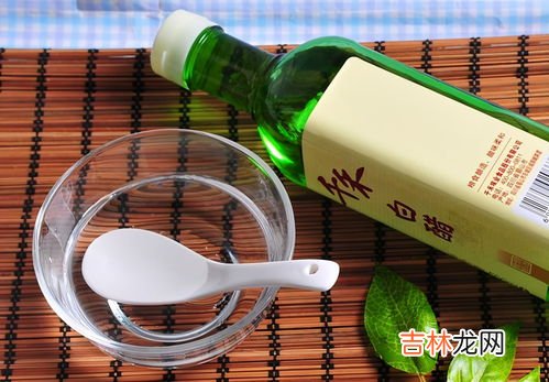 蒸脸时水里放一滴白醋可以吗,蒸脸器可以用白醋吗？