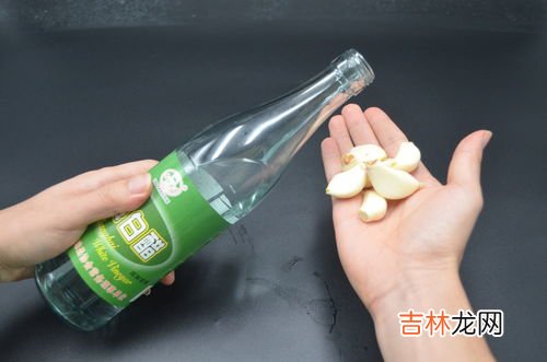 蒸脸时水里放一滴白醋可以吗,蒸脸器可以用白醋吗？