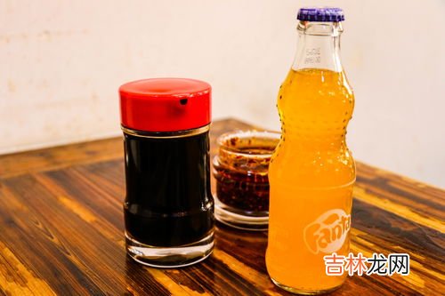 烤火为什么要放一瓶水,人们烤火常放上一壶水，什么原因？