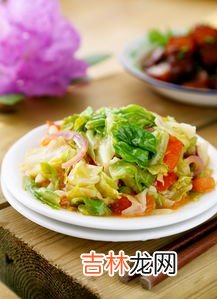 手撕包菜怎样炒又脆又嫩,手撕包菜这道菜怎么炒才能吃起来脆生生的？