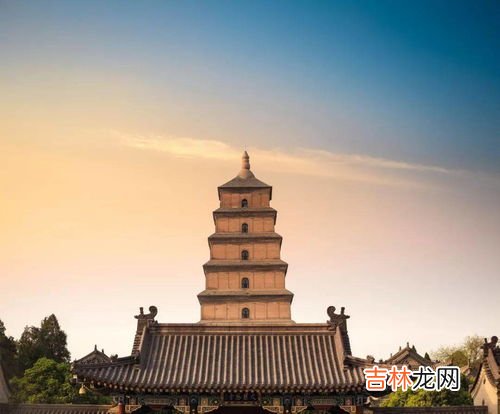 小雁塔和大雁塔的区别,西安的大雁塔和小雁塔都是雁塔,却有大小之分,但为何小雁塔比大雁塔要高?