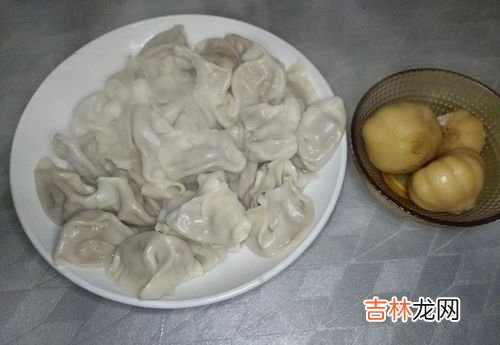 蒸饺子不粘托盘的方法,怎么蒸饺子不粘锅 三个小窍门让你的饺子