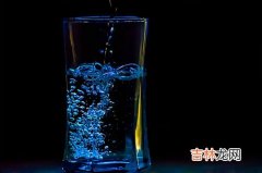 重水和水的区别有哪些,重水是什么？和普通水有什么区别？为什么能做核反应堆的减速剂？