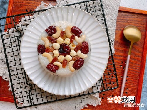 八宝饭的寓意和由来,八宝饭寓意着什么意思