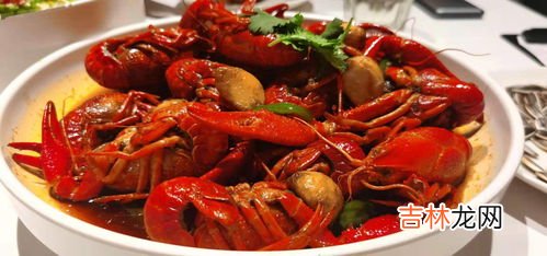 大的 龙虾死了几个小时可以吃吗,中午别人给我们送来的大龙虾送来时是活的,在水里放了2个小时死了,还能吃吗?能吃的话怎么处理