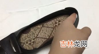 新鞋子前面挤脚怎么处理,运动鞋前面挤脚怎么办？四招解决运动鞋顶脚