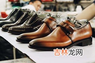 新鞋子前面挤脚怎么处理,运动鞋前面挤脚怎么办？四招解决运动鞋顶脚