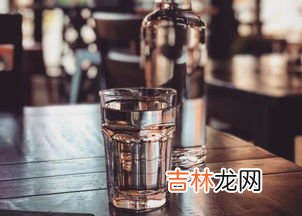 凉开水放了5天可以喝吗,凉开水放到冰箱里保鲜，能跟矿泉水一样放置很长时间也能喝吗