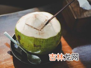 椰子水有点酸正常么,新开的椰子有点酸正常吗
