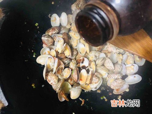 冰冻花甲肉要焯水吗,花甲放冷冻要焯水吗？