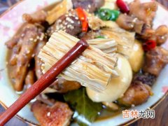 家常炖鸡肉放什么配菜,熬鸡汤放哪些食材好呢？