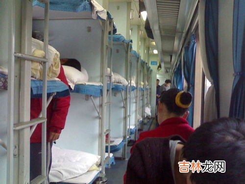 火车硬卧可以充电吗,谁知道火车硬卧可以给手机充电吗？k字和t字开头的？能充电吗？