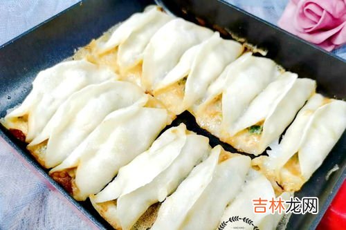 锅贴的面是怎么和的,锅贴怎样做皮不硬？在和面时需要注意哪些方面？