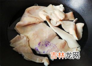 猪皮有臭味是正常的吗,猪皮坏了是什么样子