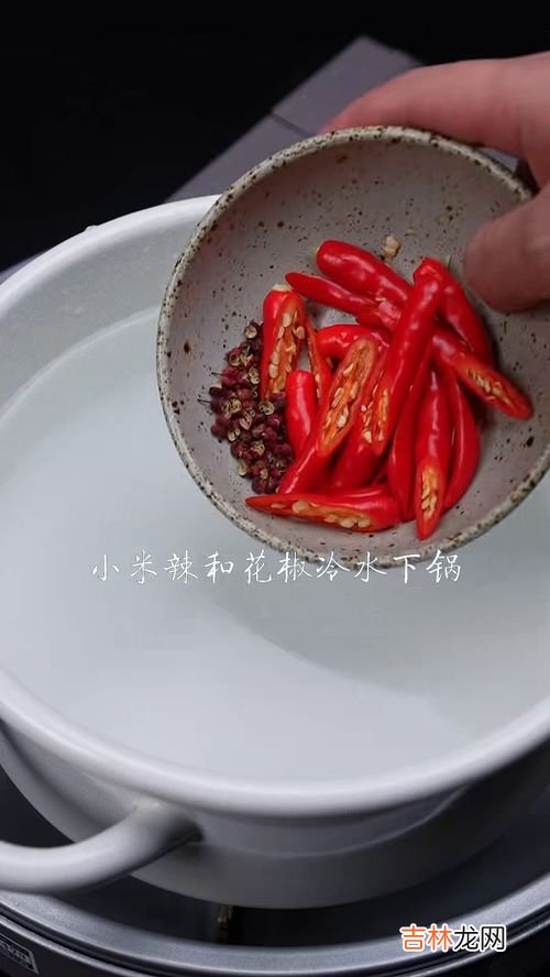 泡椒猪蹄怎么做,野山椒炖猪蹄怎么做好吃