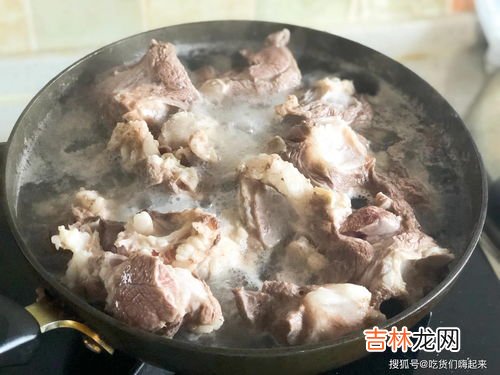 冬天生羊肉常温下能放几天 羊肉在5度左右能放几天,羊肉冬天能放几天