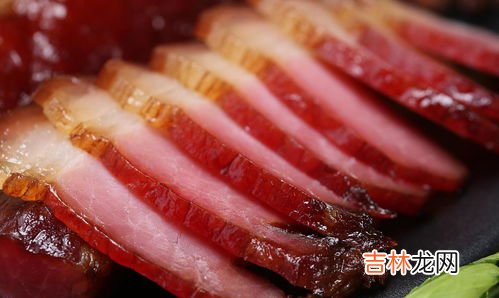 腊肉挂着滴水是什么原因,腊肉晒的过程中滴水了还能要吗?