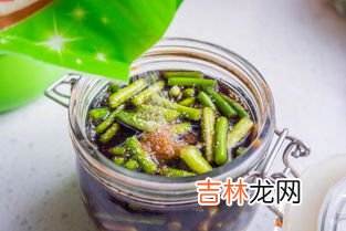 蒜薹怎么腌制不变色,腌蒜苔方法一年都放不坏