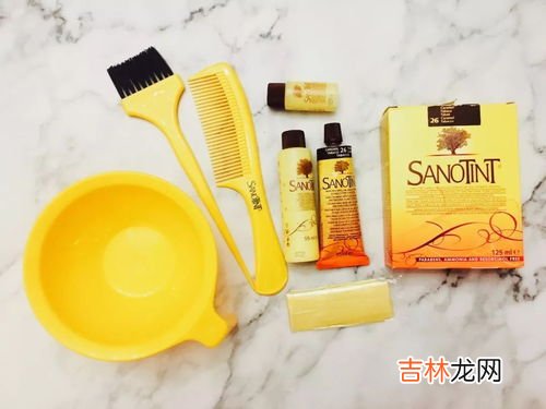 染发剂弄到塑料制品上怎么洗掉,染发剂弄到塑料桶上如清除何？