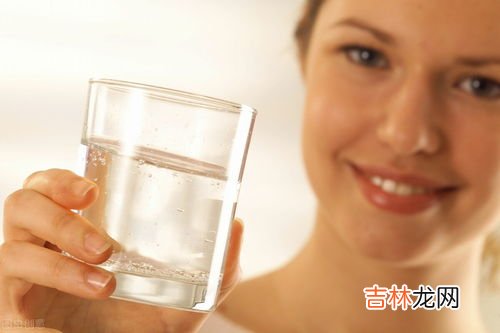 50度的水喝起来烫不烫,新生儿50度的水冲奶烫不烫,冲奶粉怎么控制50水温