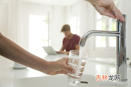 50度的水喝起来烫不烫,新生儿50度的水冲奶烫不烫,冲奶粉怎么控制50水温