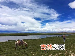 湖水为啥是绿色的,湖水为什么呈现碧绿色呢？