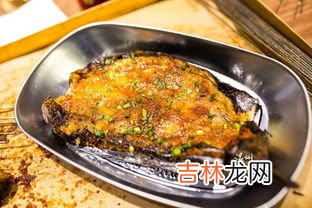 烧烤摊上如何烤茄子,烧烤店里的烤茄子是怎么做出来的?怎么做好吃?