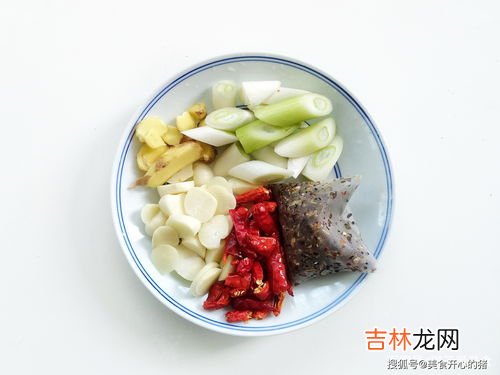 小龙虾肉质松散怎么解决,小龙虾去虾线肉就散了怎么办