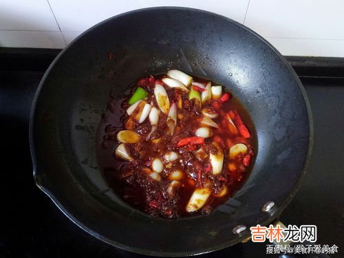 小龙虾肉质松散怎么解决,小龙虾去虾线肉就散了怎么办