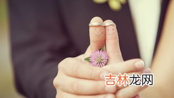 莫比乌斯戒指的爱情意义是什么,莫比乌斯环爱情含义 莫比乌斯环的爱情意义是什么呢