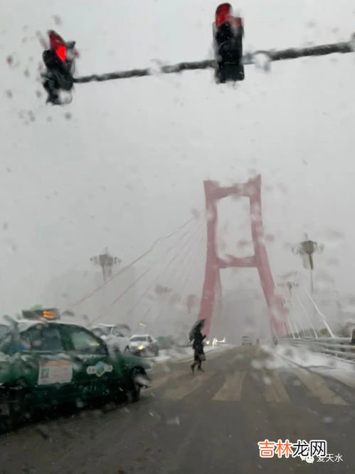 下雪影响航班吗,下雪是否会影响飞机降落？